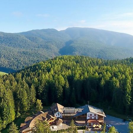 Hotel Waldheim Sarnonico Esterno foto