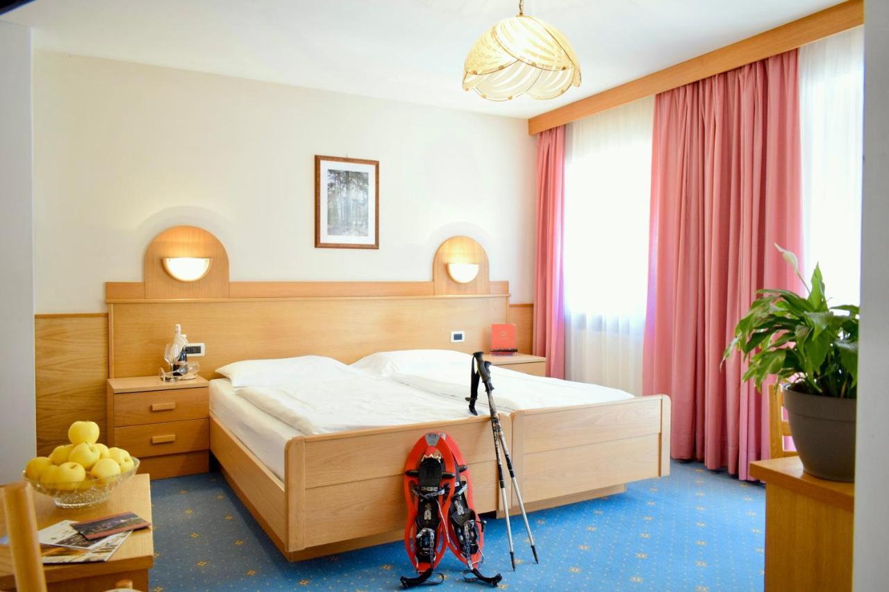 Hotel Waldheim Sarnonico Esterno foto