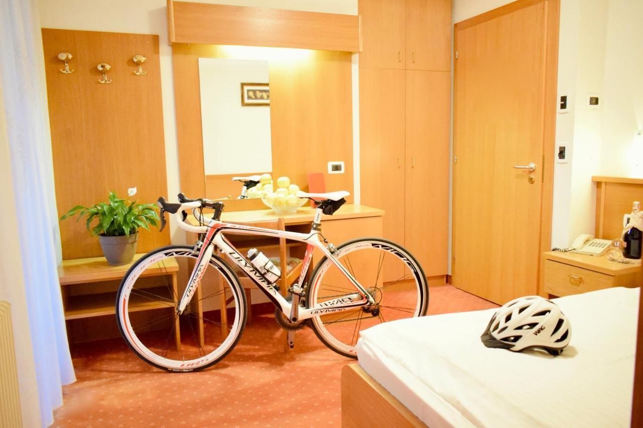 Hotel Waldheim Sarnonico Esterno foto