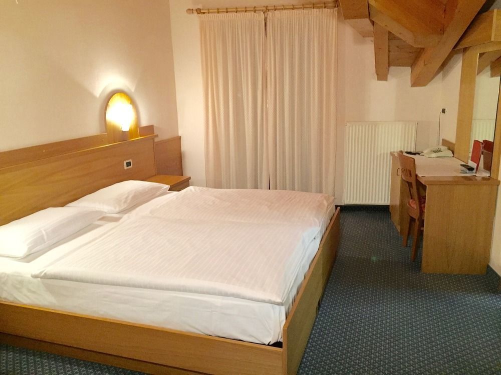 Hotel Waldheim Sarnonico Esterno foto