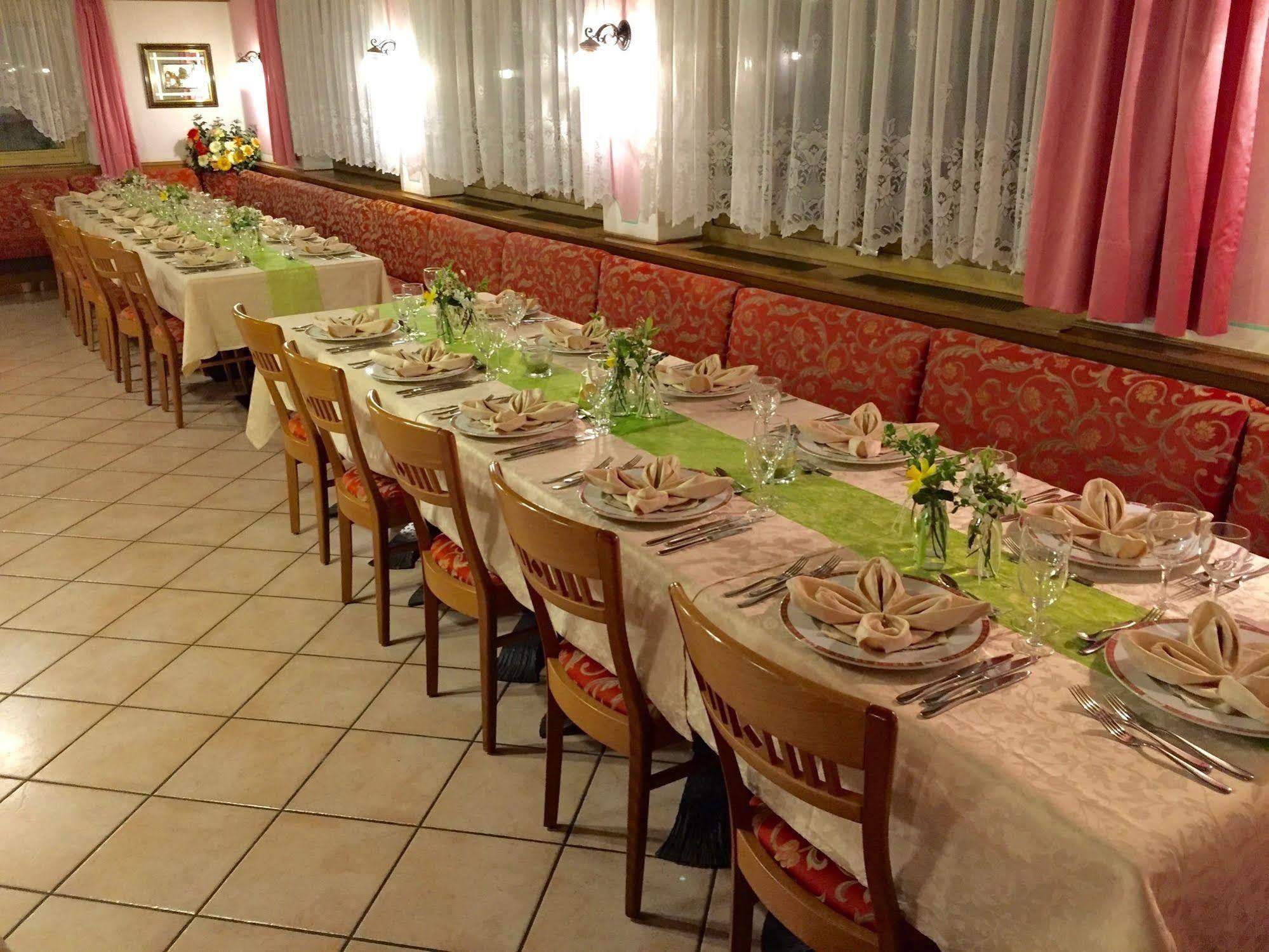 Hotel Waldheim Sarnonico Esterno foto
