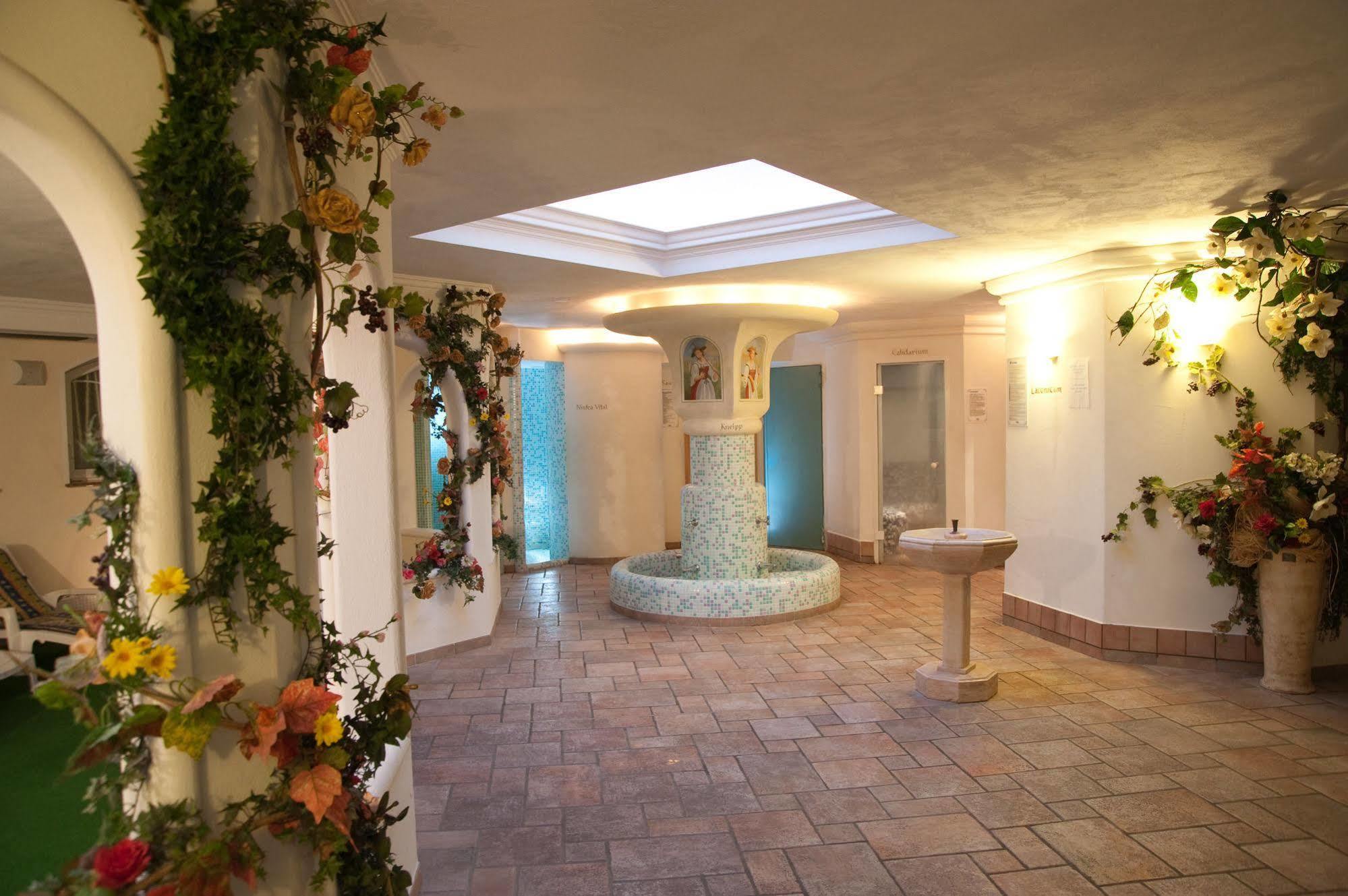Hotel Waldheim Sarnonico Esterno foto