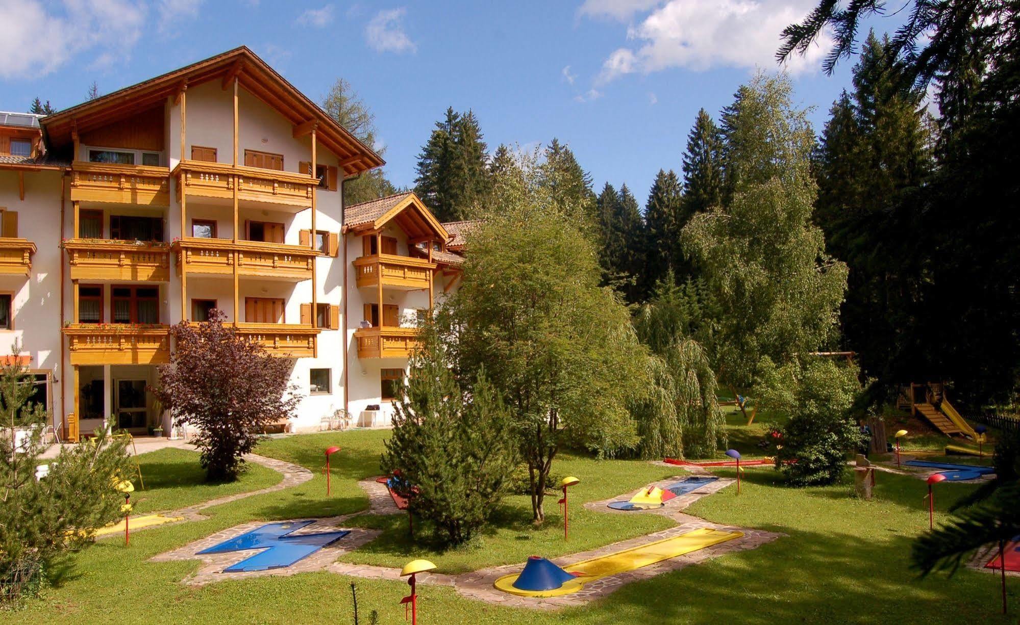 Hotel Waldheim Sarnonico Esterno foto