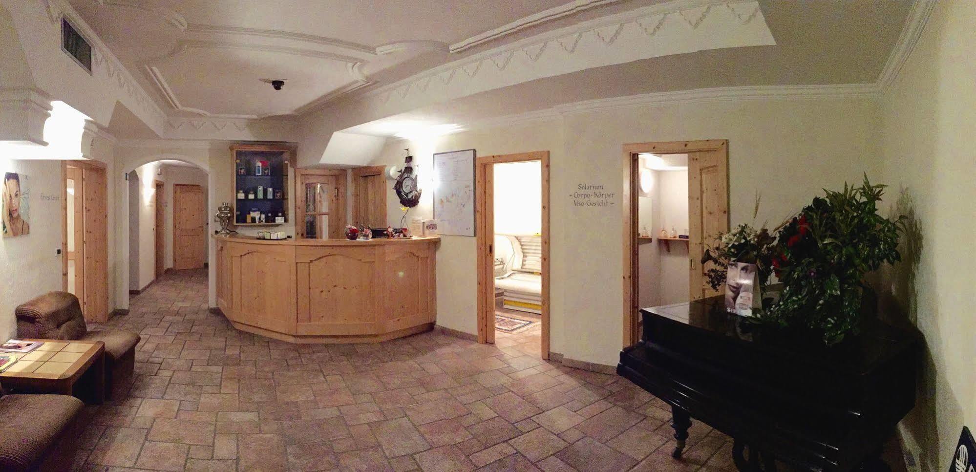 Hotel Waldheim Sarnonico Esterno foto