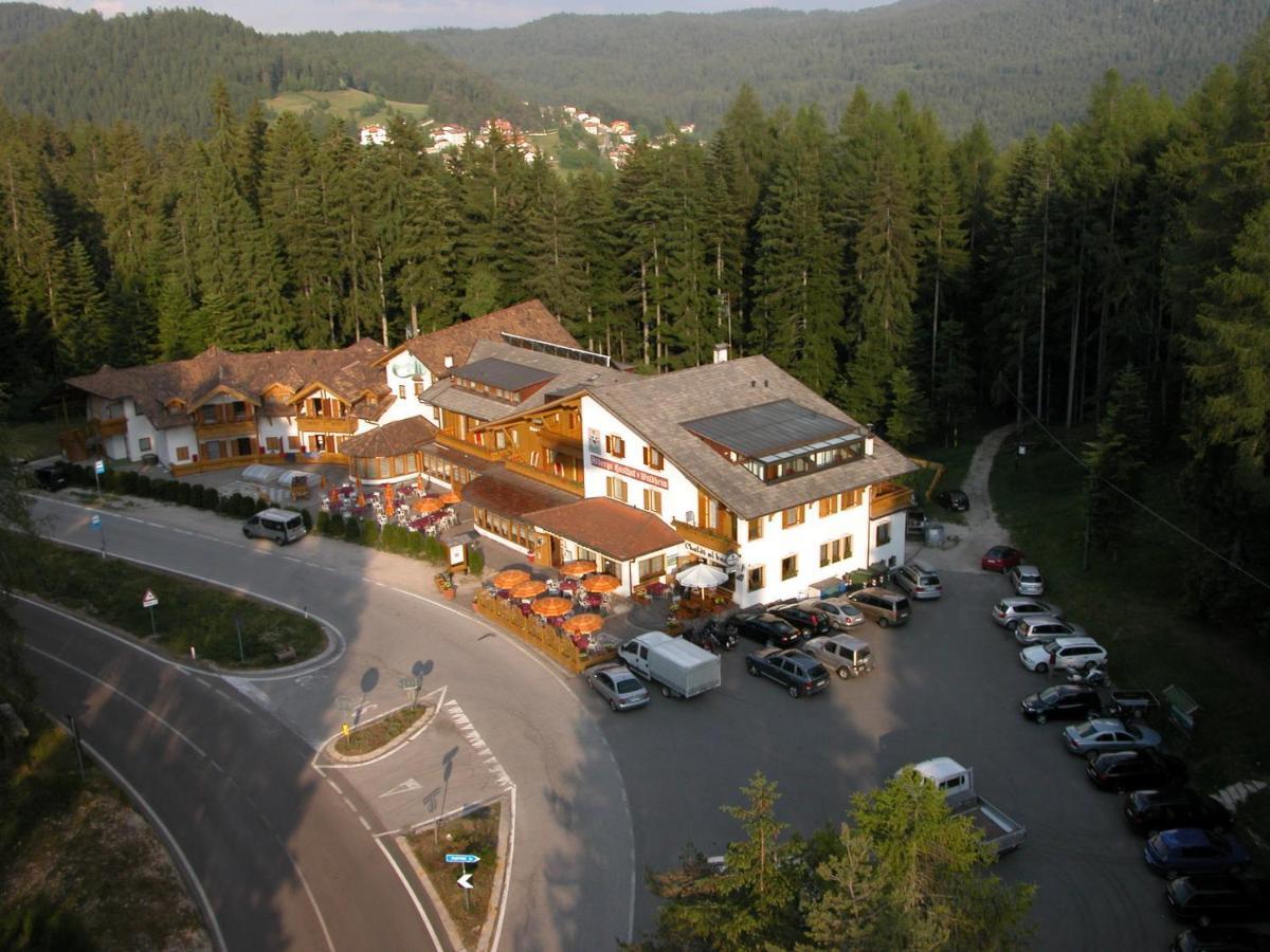 Hotel Waldheim Sarnonico Esterno foto